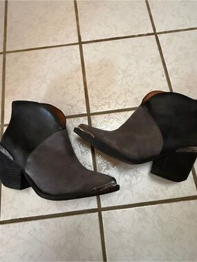 Jeffrey Campbell Boots 7.5